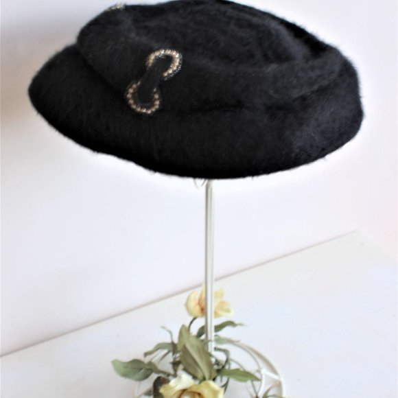 Vintage 1940s Hat / Beaverette Plate Hat with Faux Pearls / Millinery - Picture 10 of 10